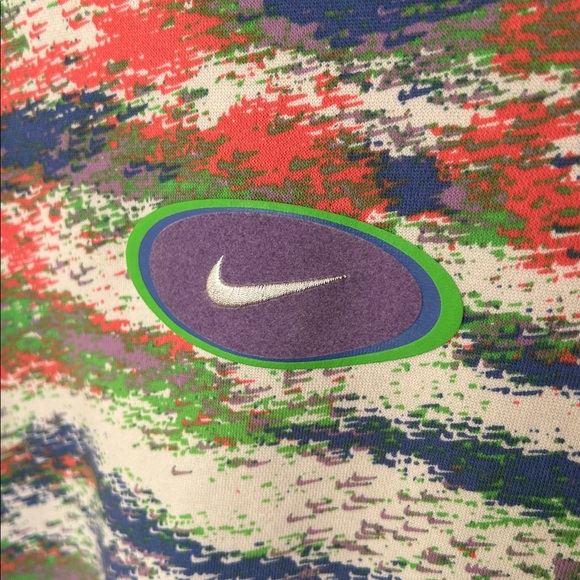 Nike Sportswear Oversized Sweatshirt Multicolor. Cropped. Size Small. PTP: 27”. - Picture 4 of 9